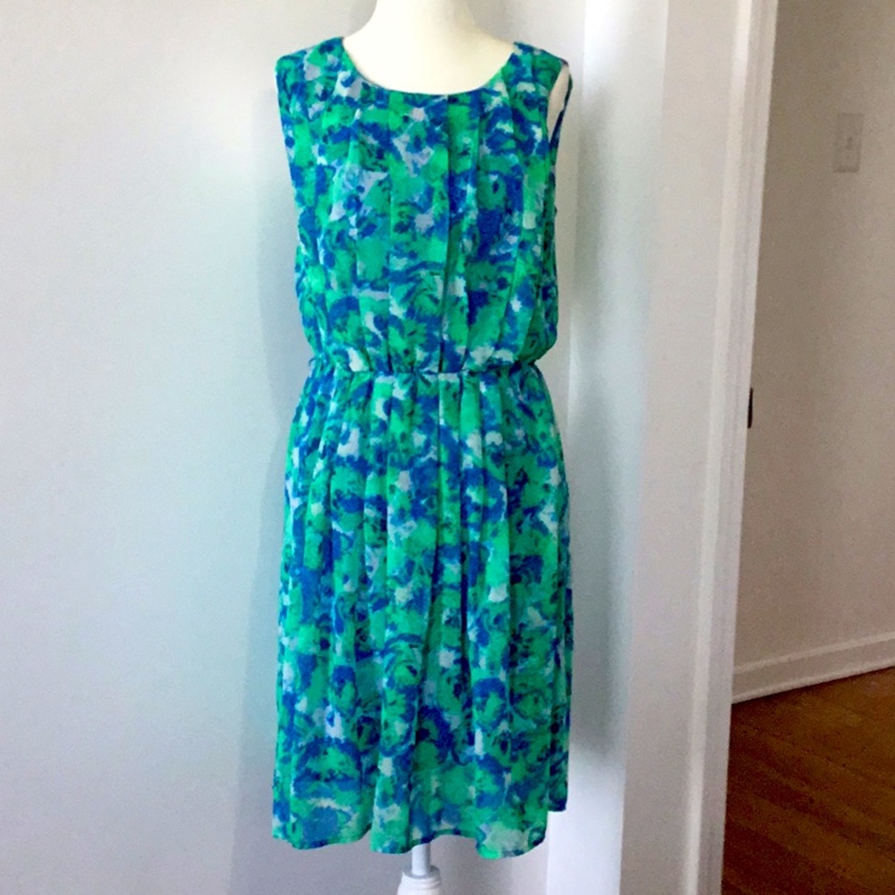 Women’s sleeveless dress